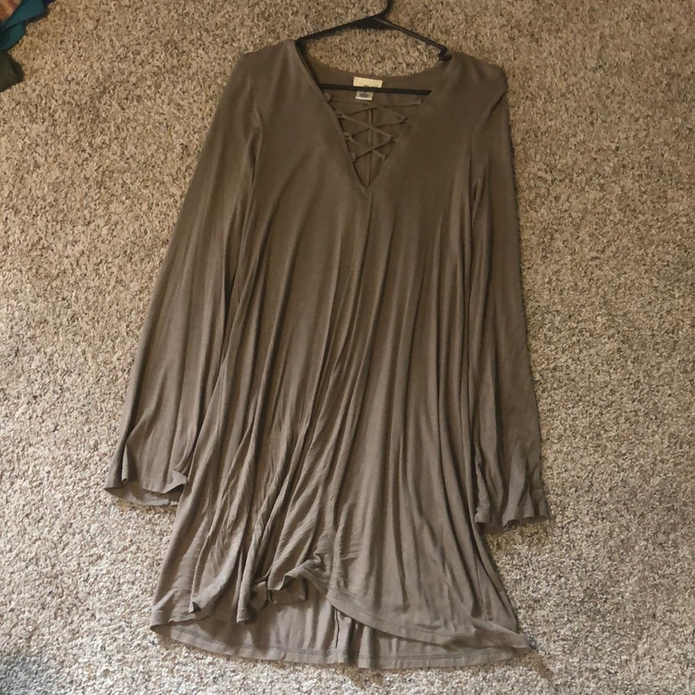 Bell sleeved dress